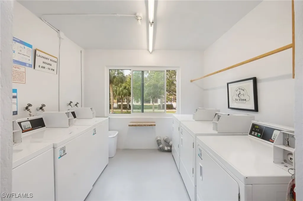 72 7th Street S Naples FL 34102