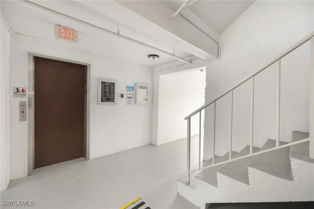 72 7th Street S Naples FL 34102