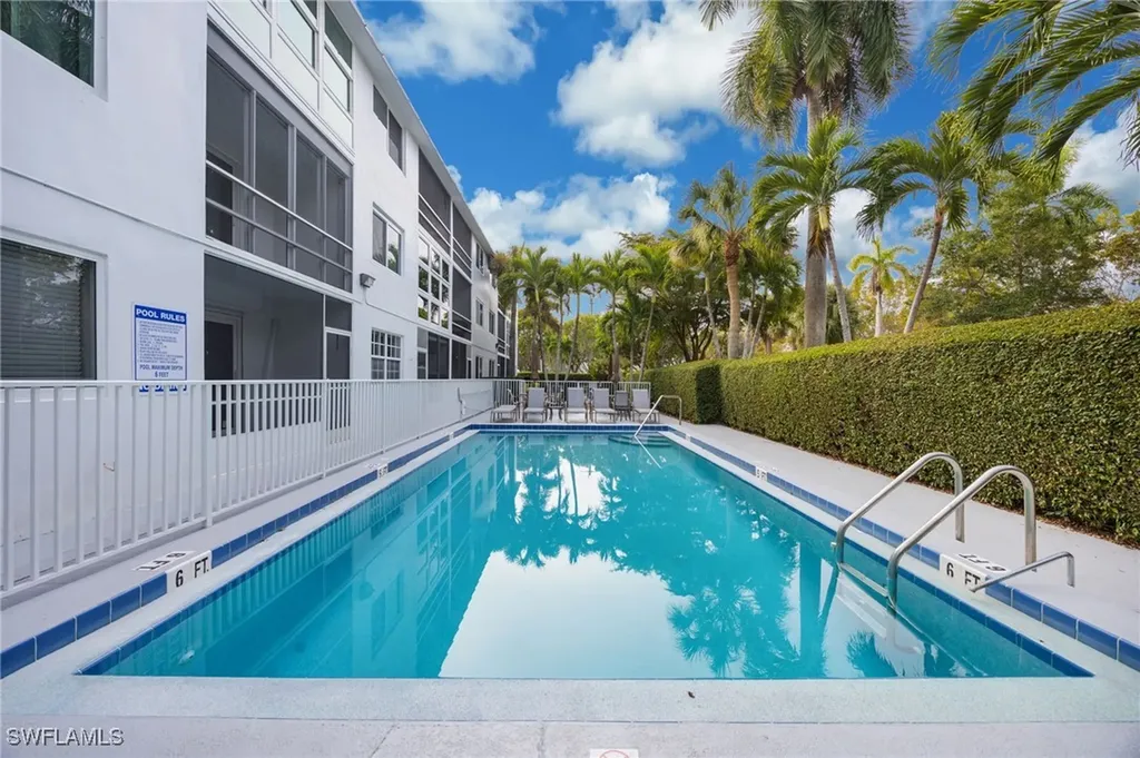 72 7th Street S Naples FL 34102