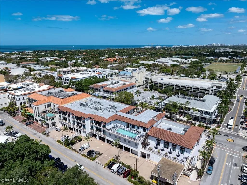 72 7th Street S Naples FL 34102