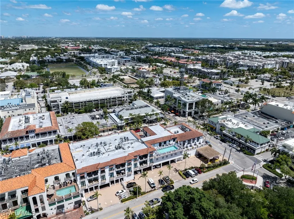 72 7th Street S Naples FL 34102