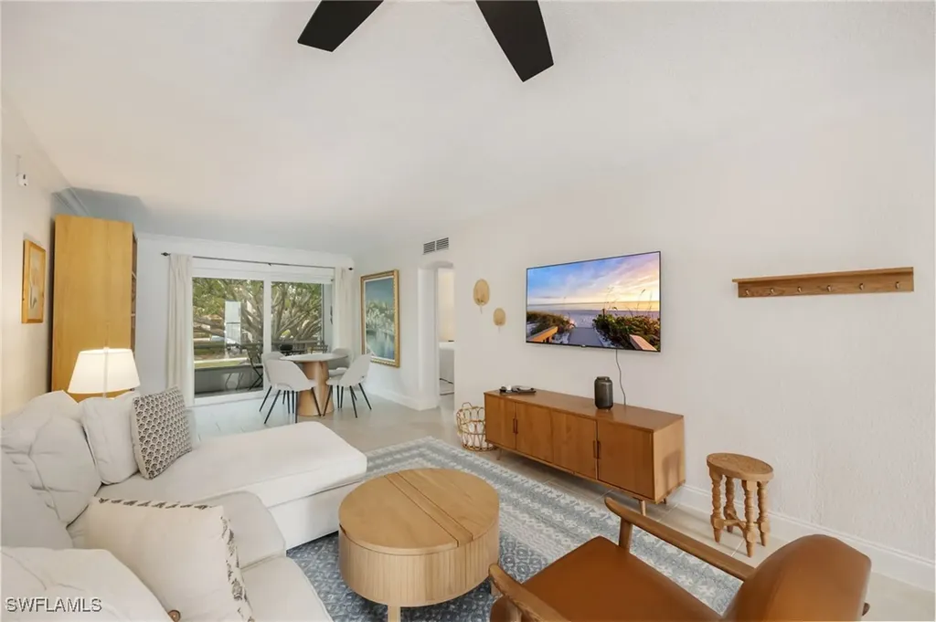 72 7th Street S Naples FL 34102