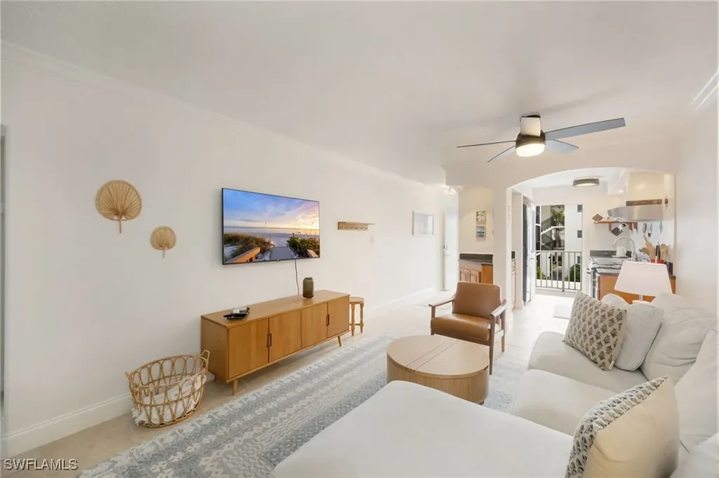 72 7th Street S Naples FL 34102