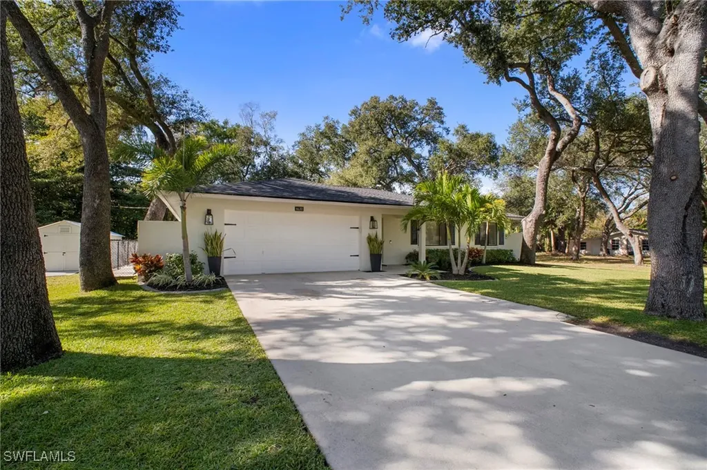 4630 Mcgregor Boulevard Fort Myers FL 33901