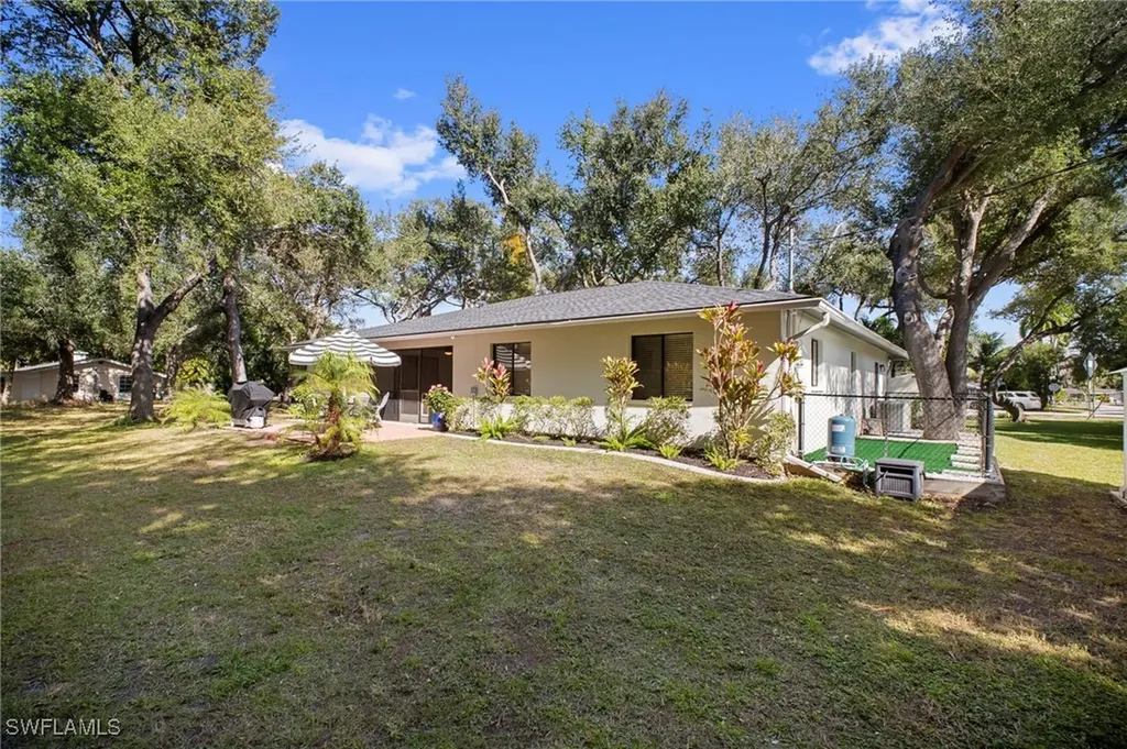 4630 Mcgregor Boulevard Fort Myers FL 33901