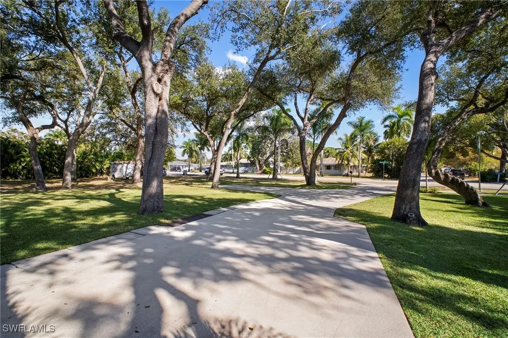 4630 Mcgregor Boulevard Fort Myers FL 33901