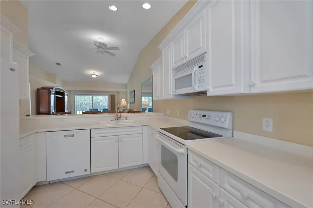 3890 Sawgrass Way Naples FL 34112