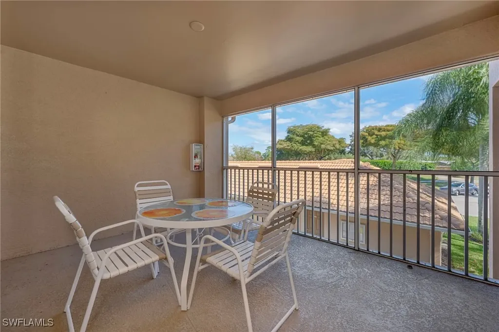 3890 Sawgrass Way Naples FL 34112