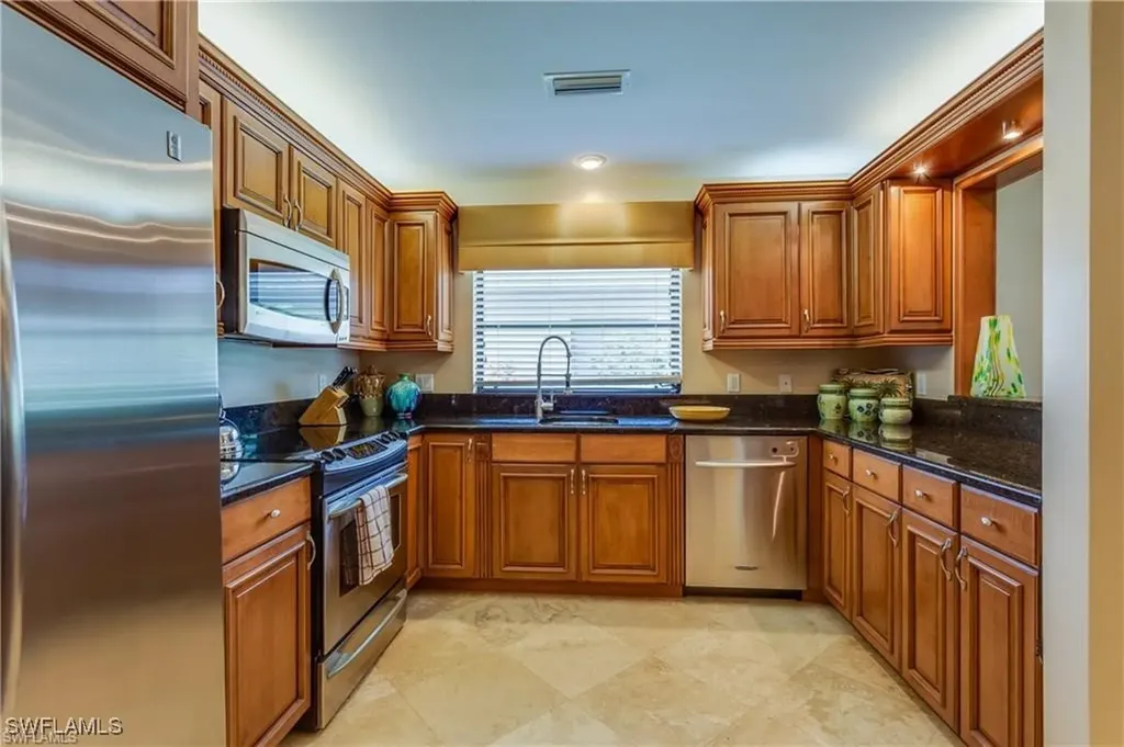 630 95th Avenue N Naples FL 34108