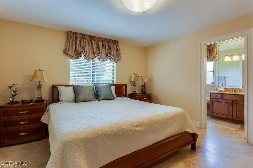 630 95th Avenue N Naples FL 34108