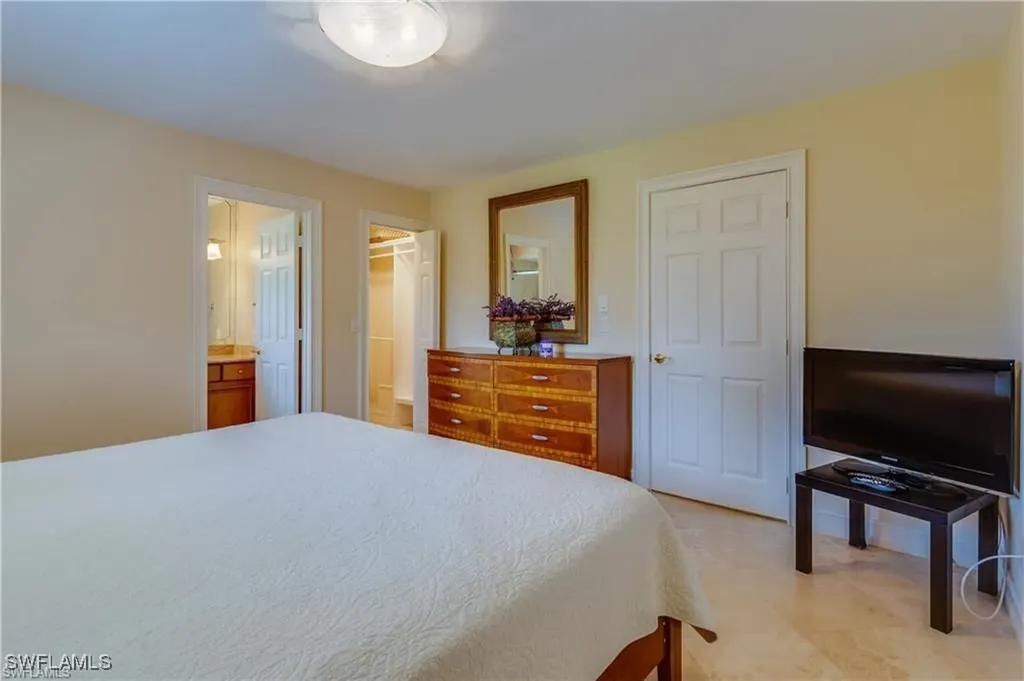 630 95th Avenue N Naples FL 34108