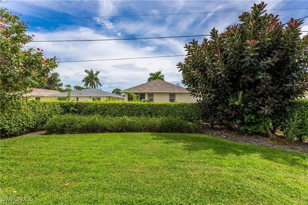 630 95th Avenue N Naples FL 34108