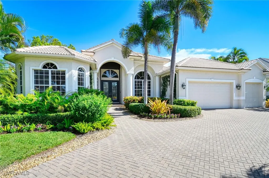 3002 Crayton Road Naples FL 34103