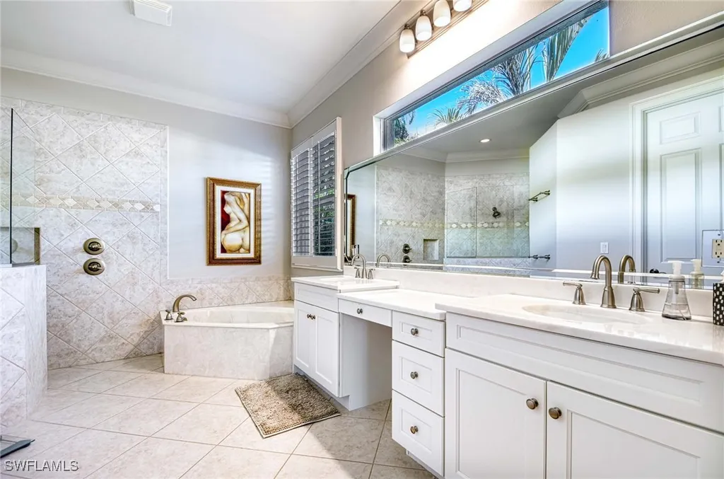 3002 Crayton Road Naples FL 34103