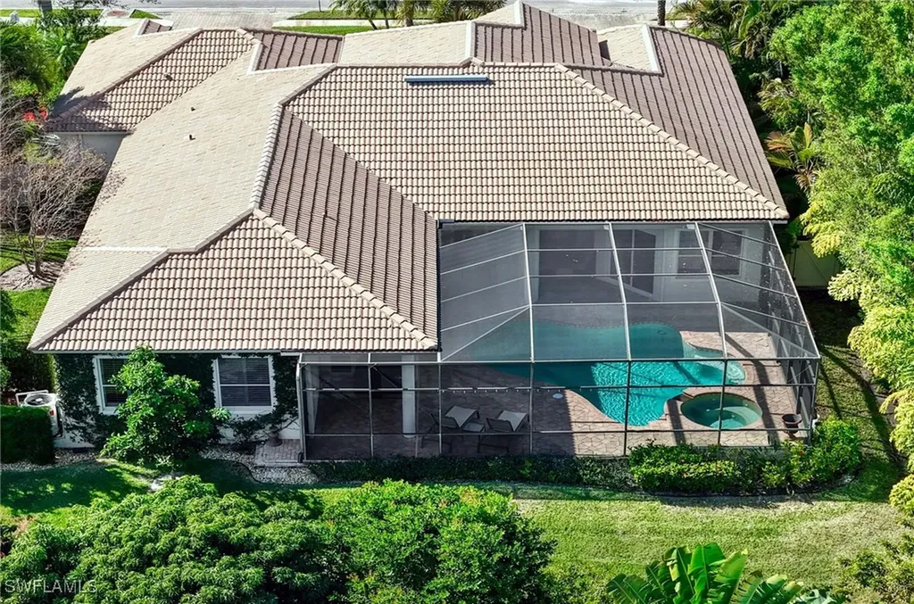 3002 Crayton Road Naples FL 34103