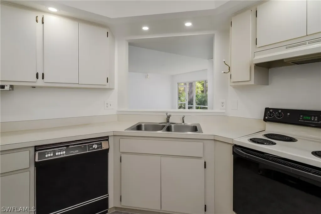 171 Bristol Lane Naples FL 34112