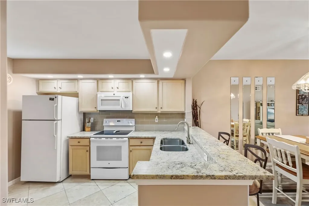 28064 Cavendish Court Bonita Springs FL 34135