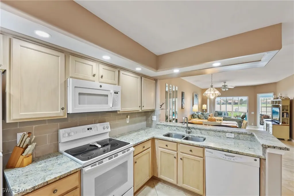 28064 Cavendish Court Bonita Springs FL 34135