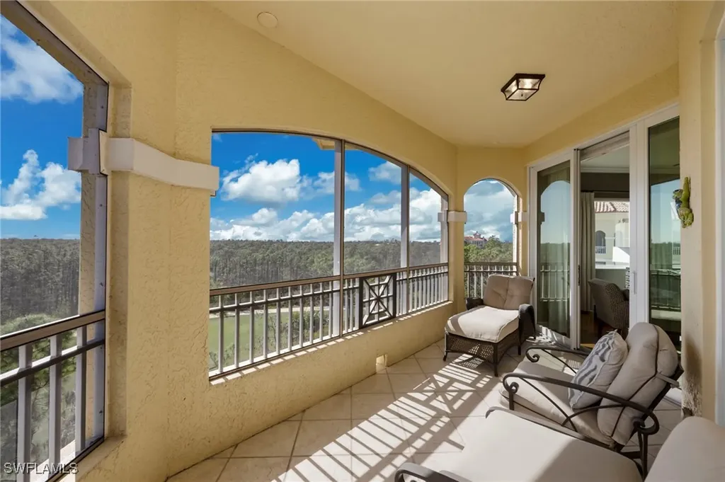 2748 Tiburon Boulevard E Naples FL 34109