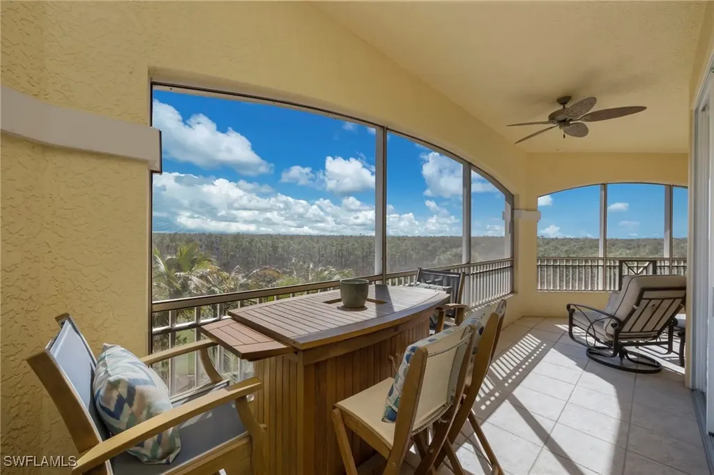 2748 Tiburon Boulevard E Naples FL 34109