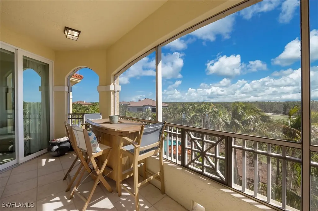 2748 Tiburon Boulevard E Naples FL 34109