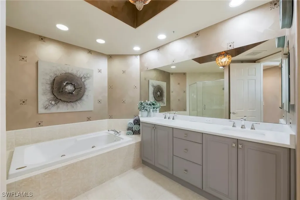 2748 Tiburon Boulevard E Naples FL 34109