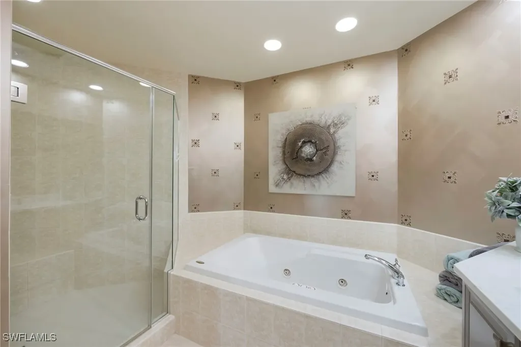 2748 Tiburon Boulevard E Naples FL 34109