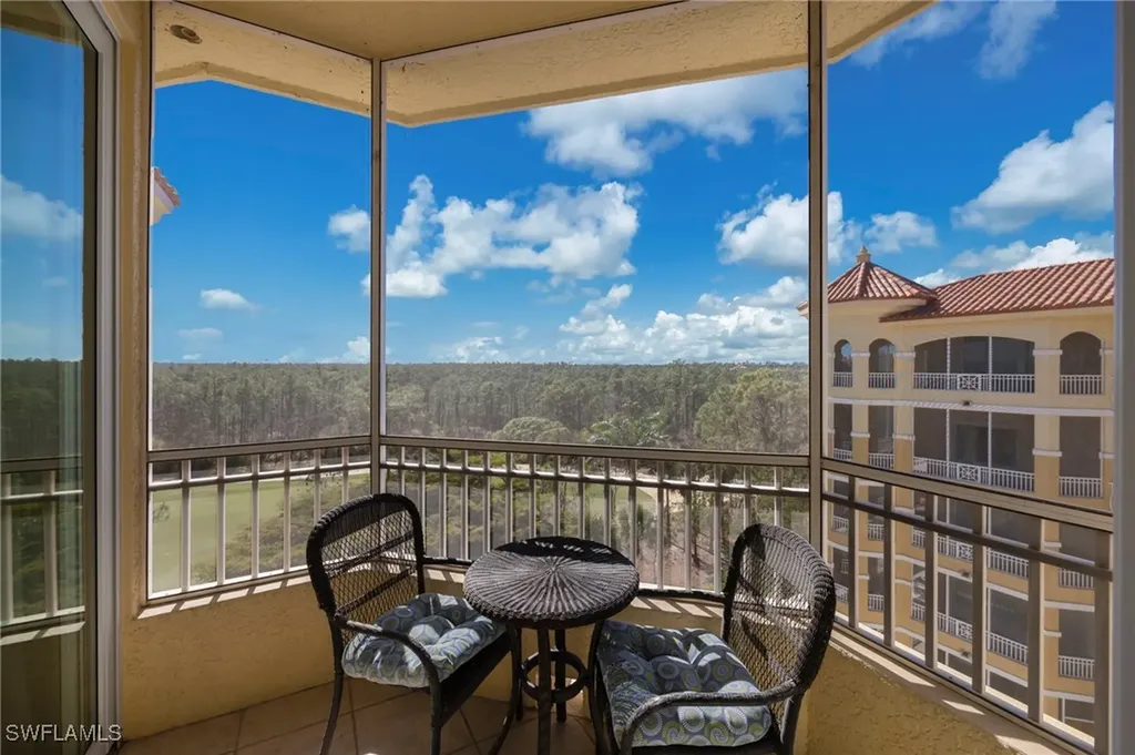 2748 Tiburon Boulevard E Naples FL 34109