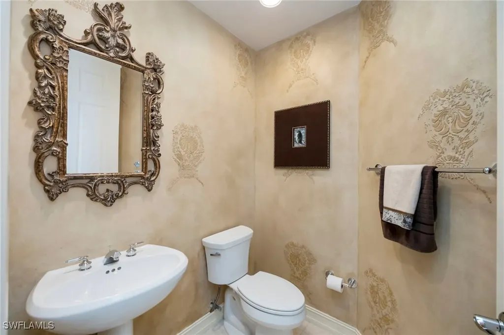 2748 Tiburon Boulevard E Naples FL 34109