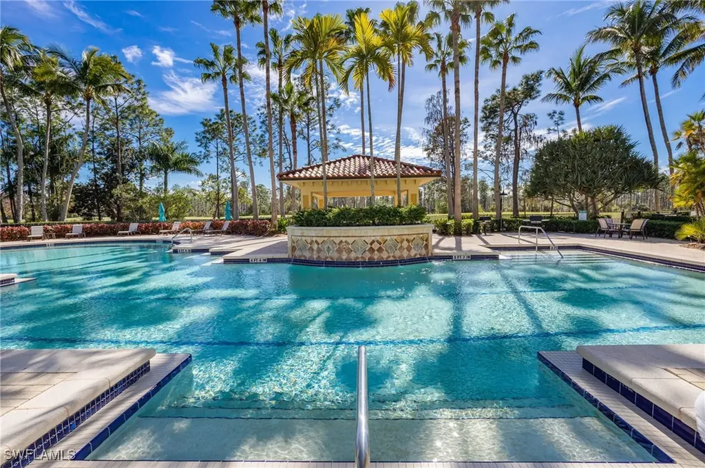 2748 Tiburon Boulevard E Naples FL 34109