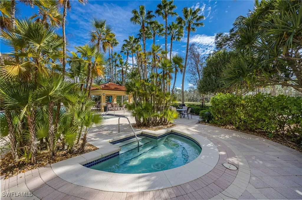 2748 Tiburon Boulevard E Naples FL 34109