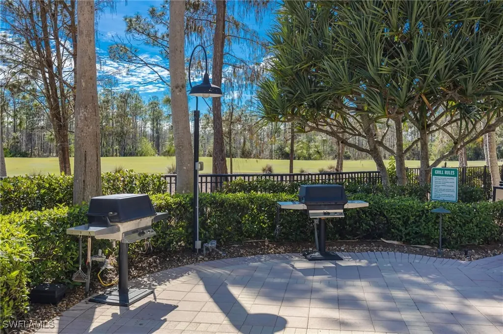 2748 Tiburon Boulevard E Naples FL 34109