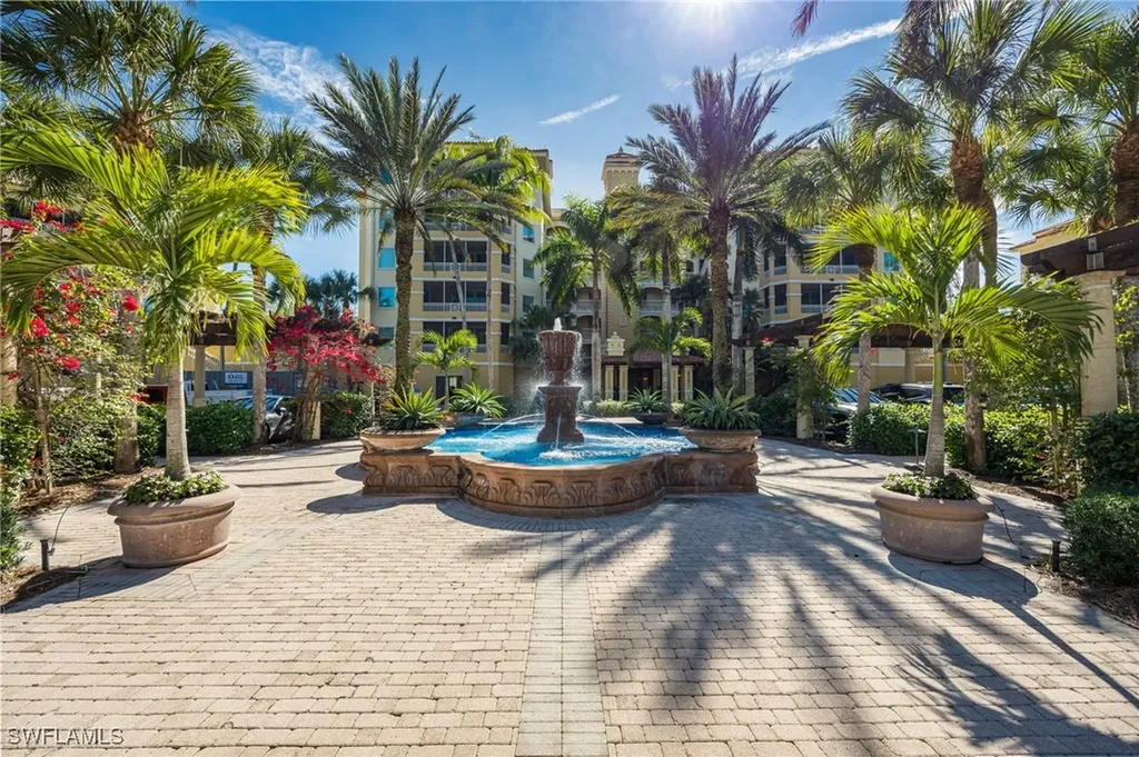 2748 Tiburon Boulevard E Naples FL 34109
