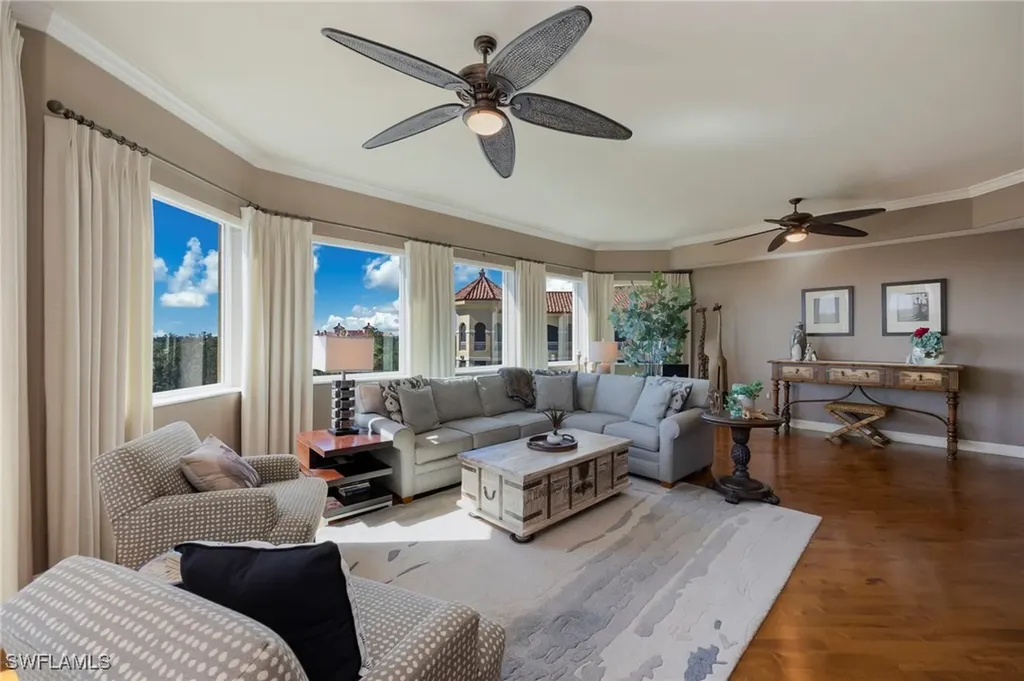 2748 Tiburon Boulevard E Naples FL 34109