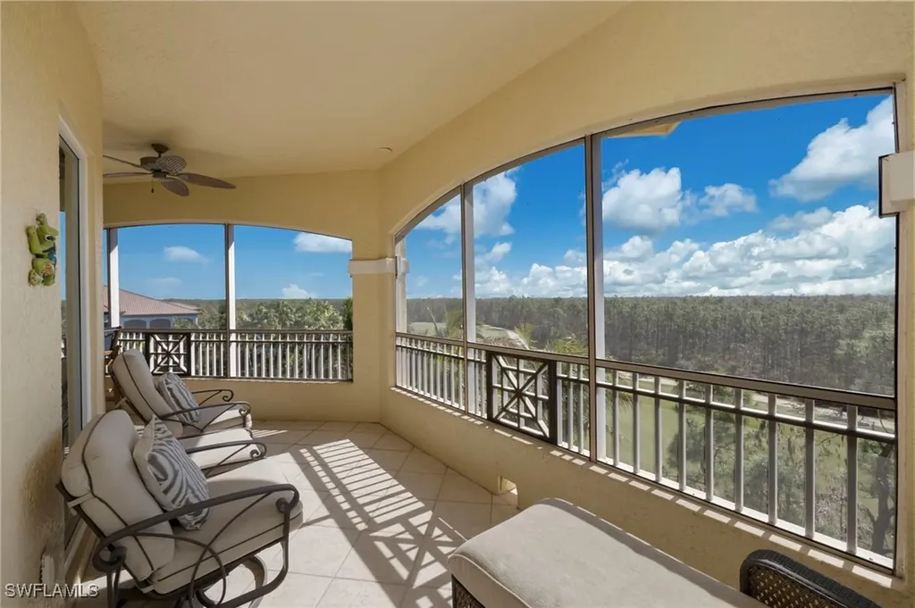 2748 Tiburon Boulevard E Naples FL 34109