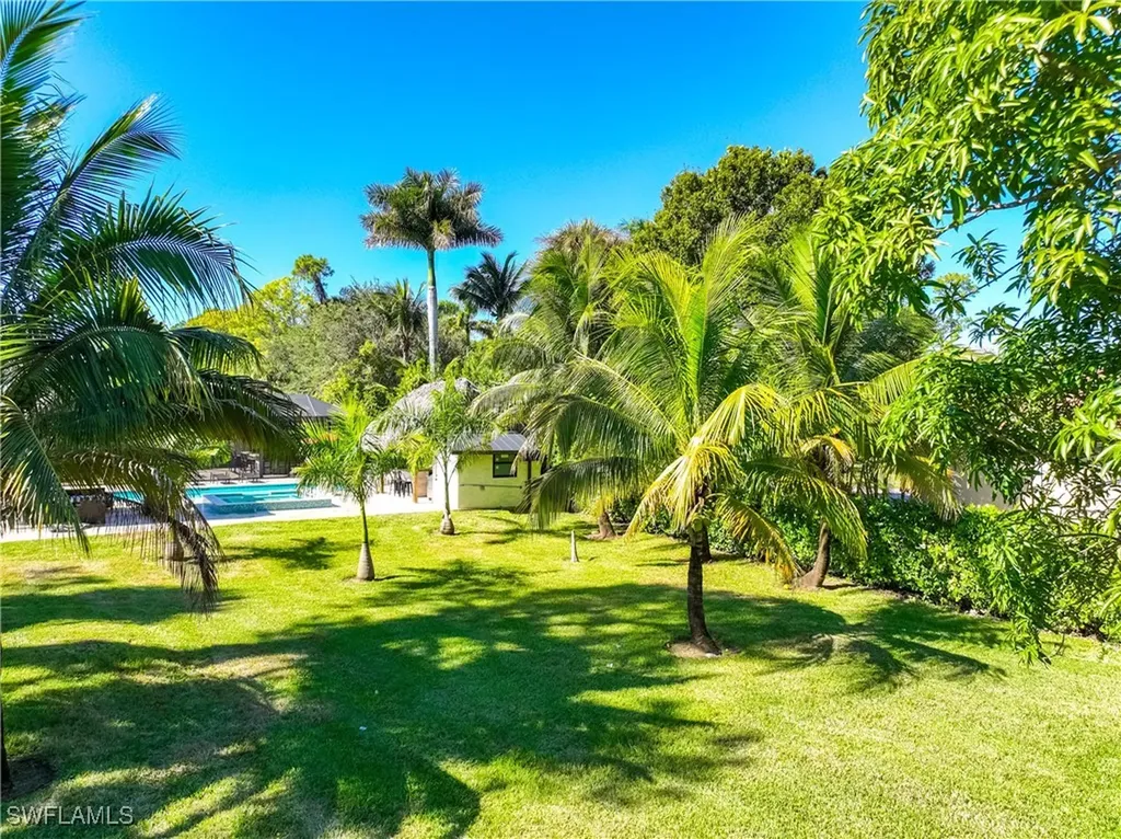 1890 Oakes Boulevard Naples FL 34119