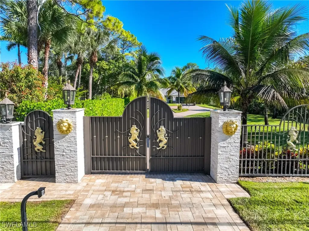 1890 Oakes Boulevard Naples FL 34119