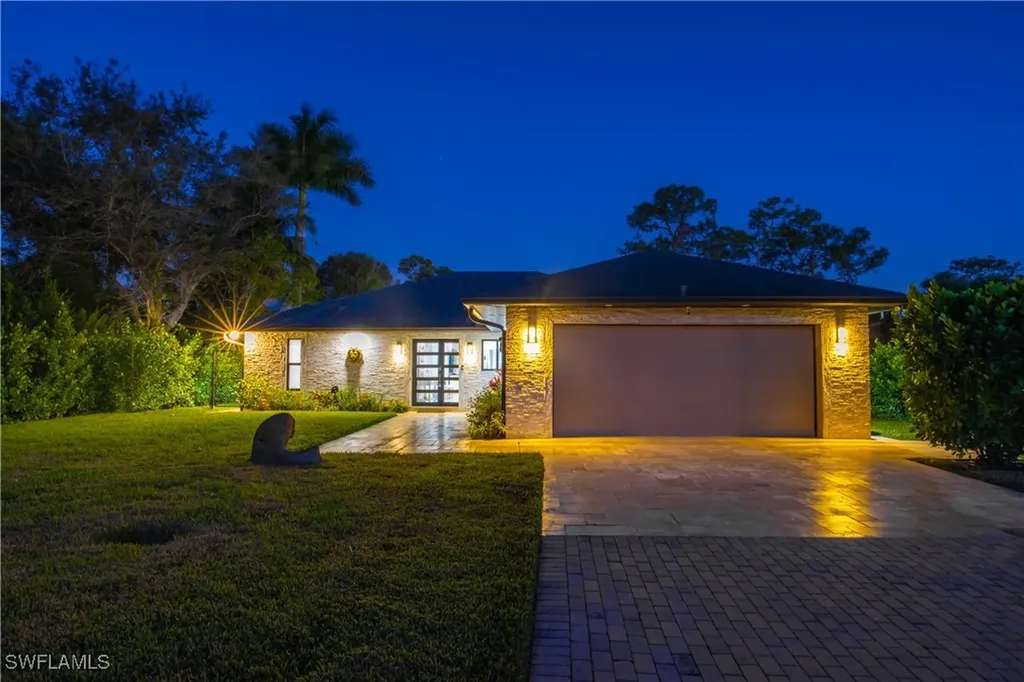 1890 Oakes Boulevard Naples FL 34119