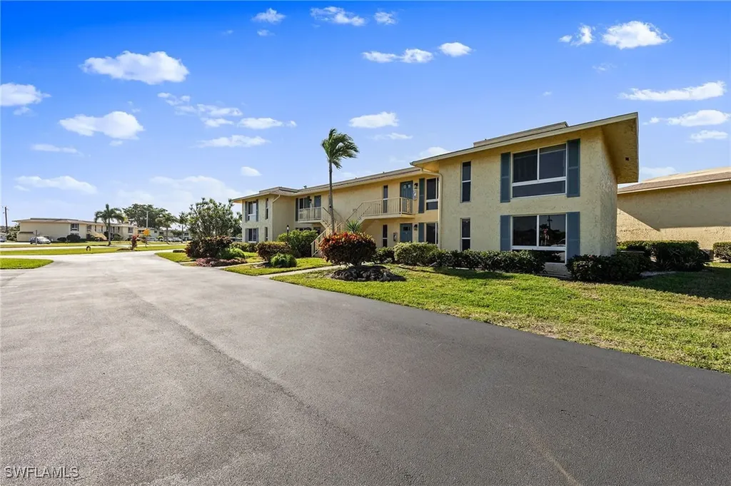 378 Palm Drive Naples FL 34112