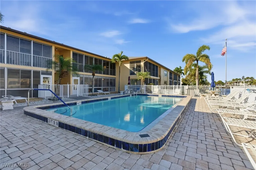 853 SE 46th Lane Cape Coral FL 33904