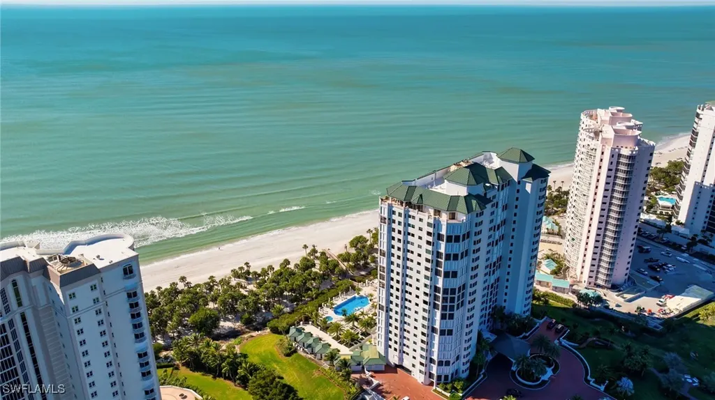 Naples FL, 8171 Bay Colony Drive, Unit 403