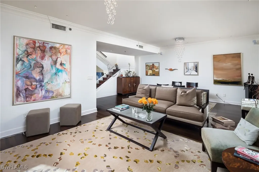 450 10th Avenue S Naples FL 34102