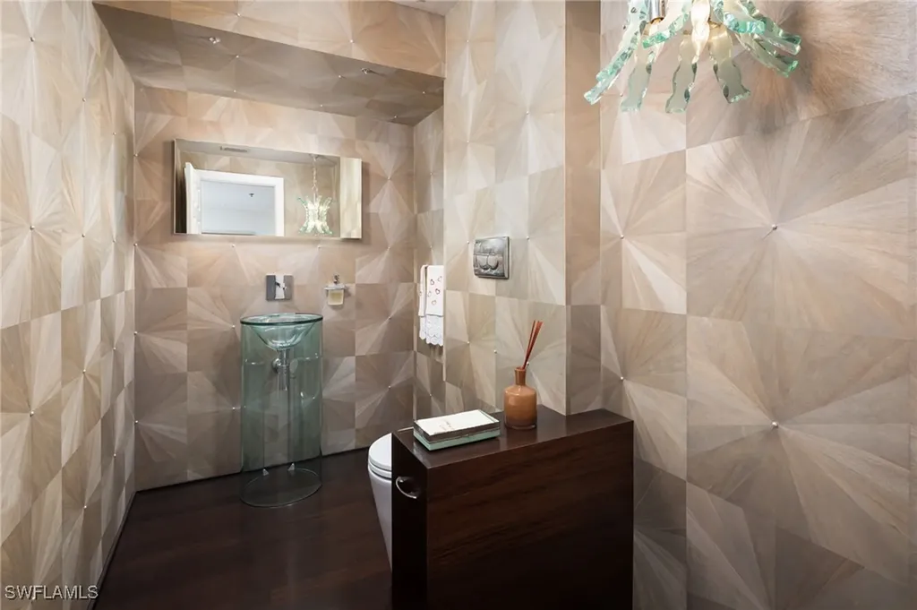 450 10th Avenue S Naples FL 34102