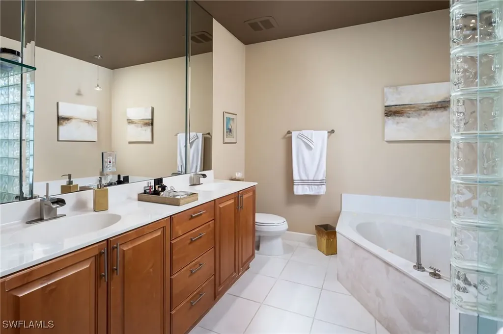 450 10th Avenue S Naples FL 34102