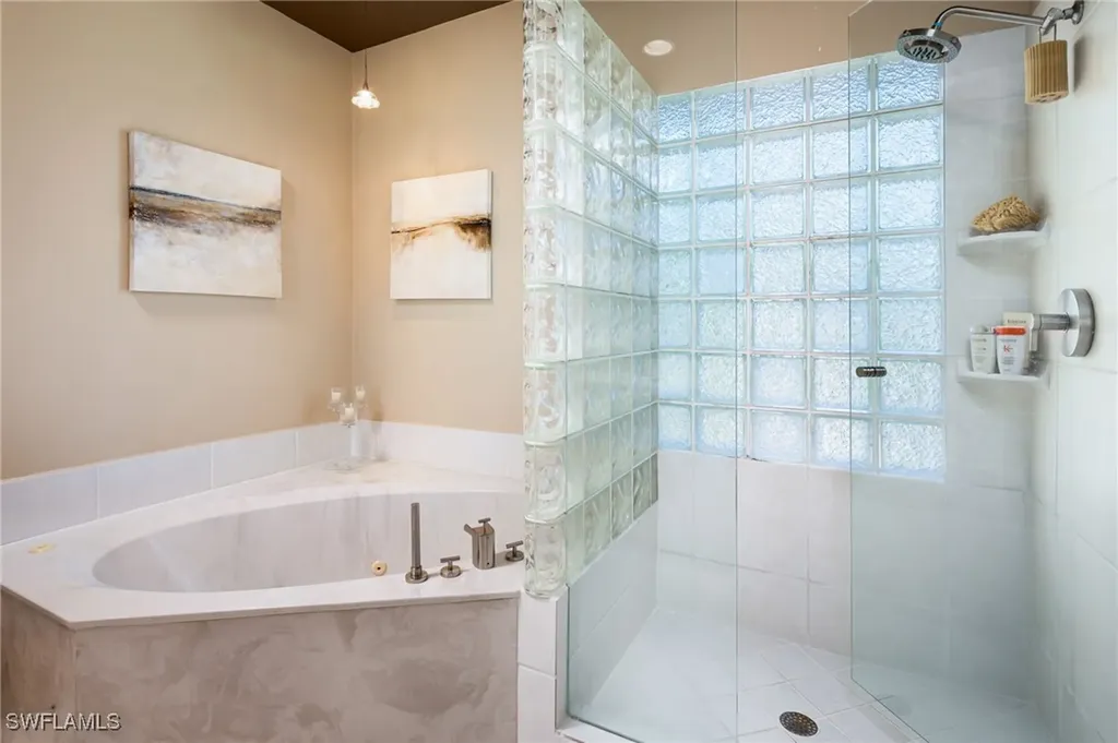 450 10th Avenue S Naples FL 34102