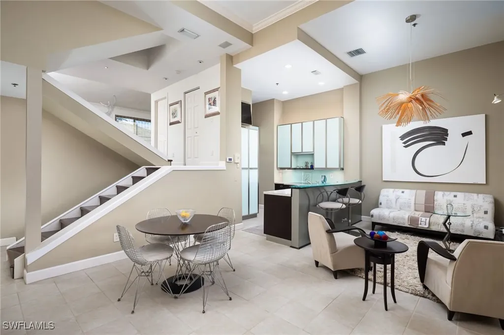 450 10th Avenue S Naples FL 34102