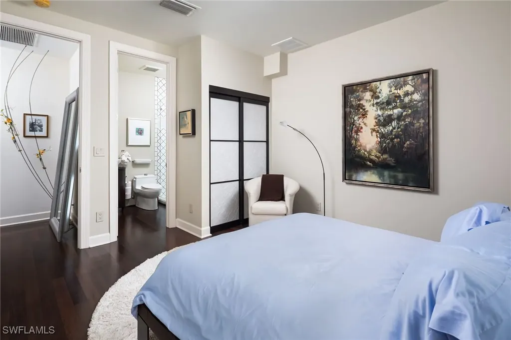 450 10th Avenue S Naples FL 34102