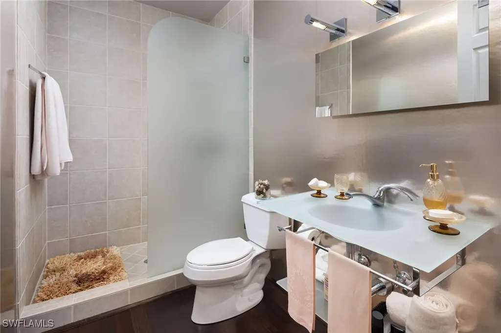 450 10th Avenue S Naples FL 34102