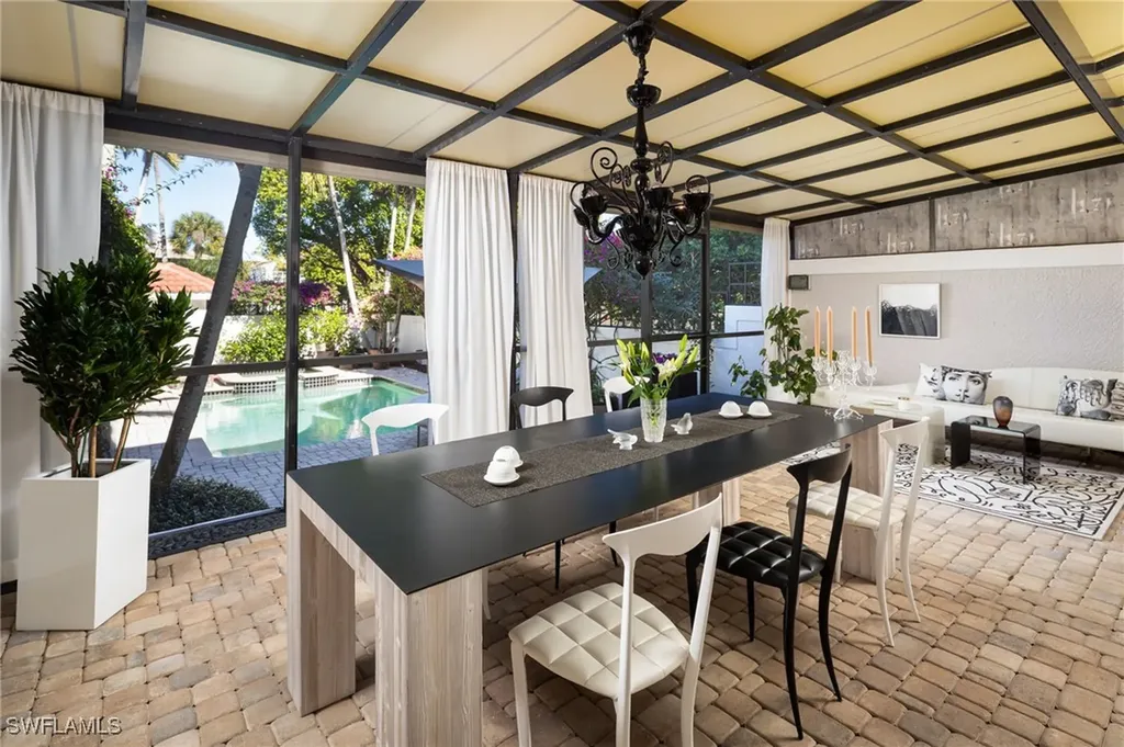 450 10th Avenue S Naples FL 34102