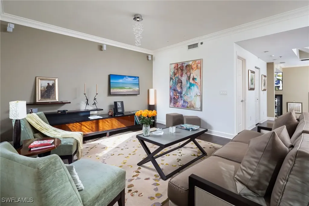 450 10th Avenue S Naples FL 34102